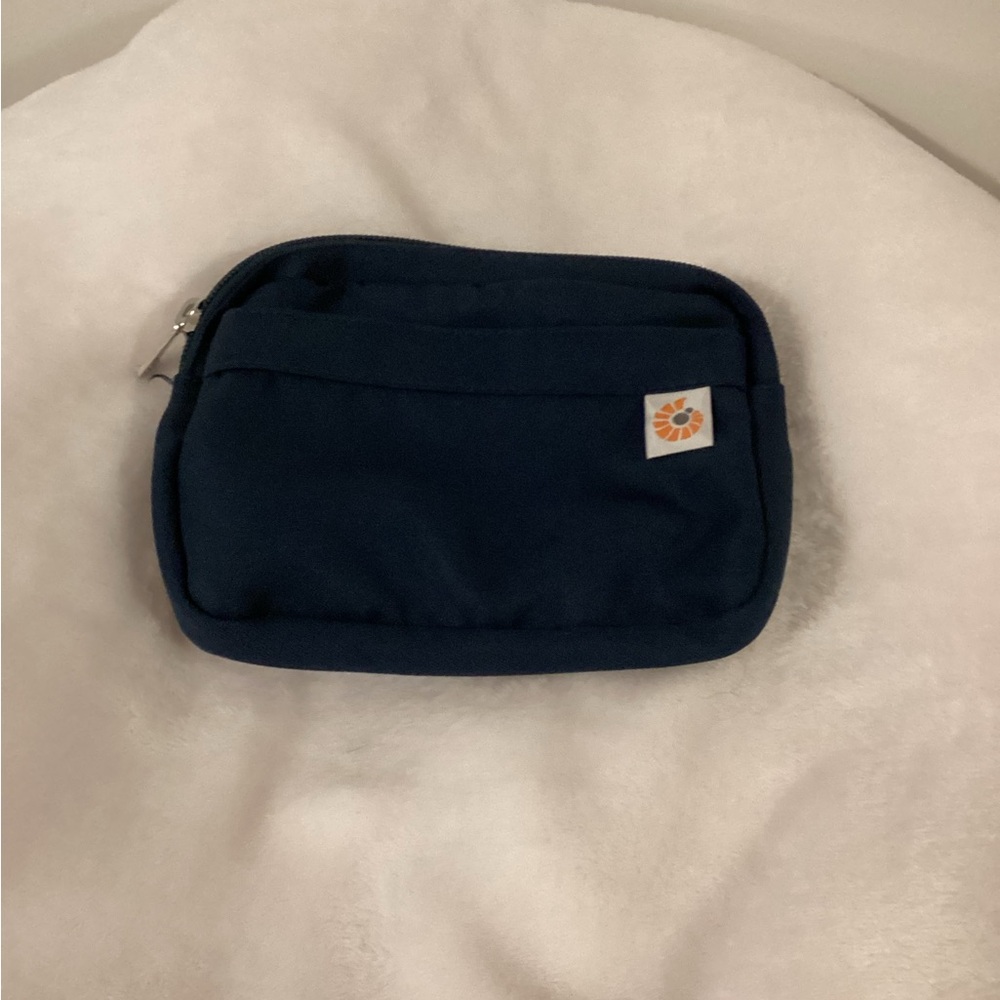 Ergo Pouch Navy Zip style